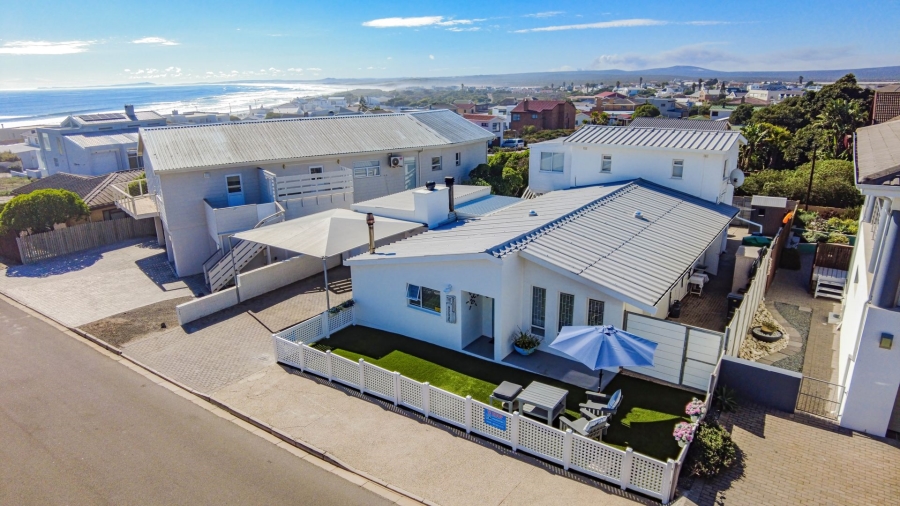 4 Bedroom Property for Sale in Yzerfontein Western Cape